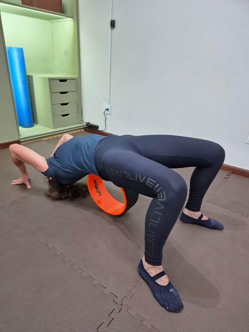 Exercício de solo com rolo